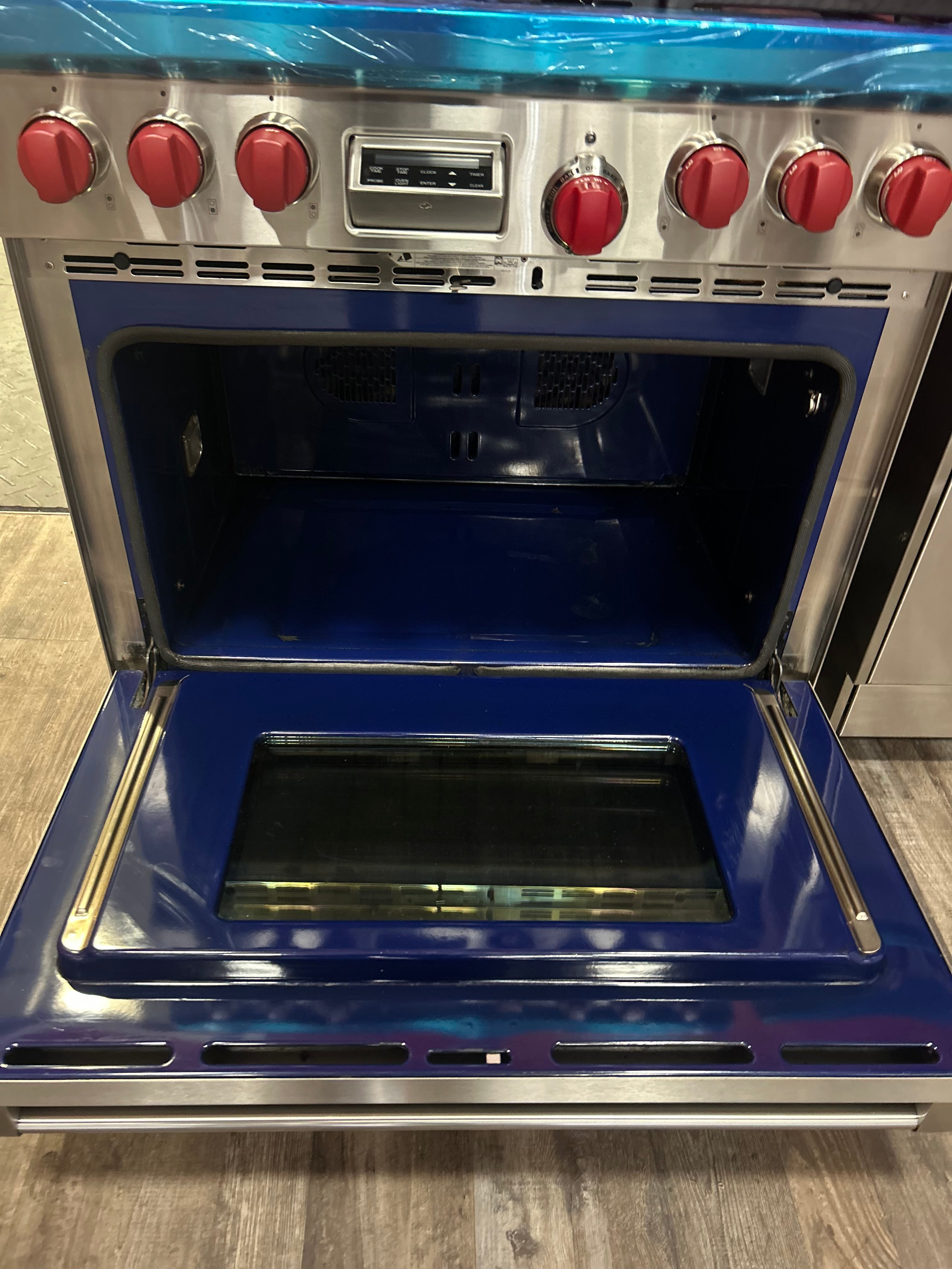 36” Dual Fuel Wolf Range