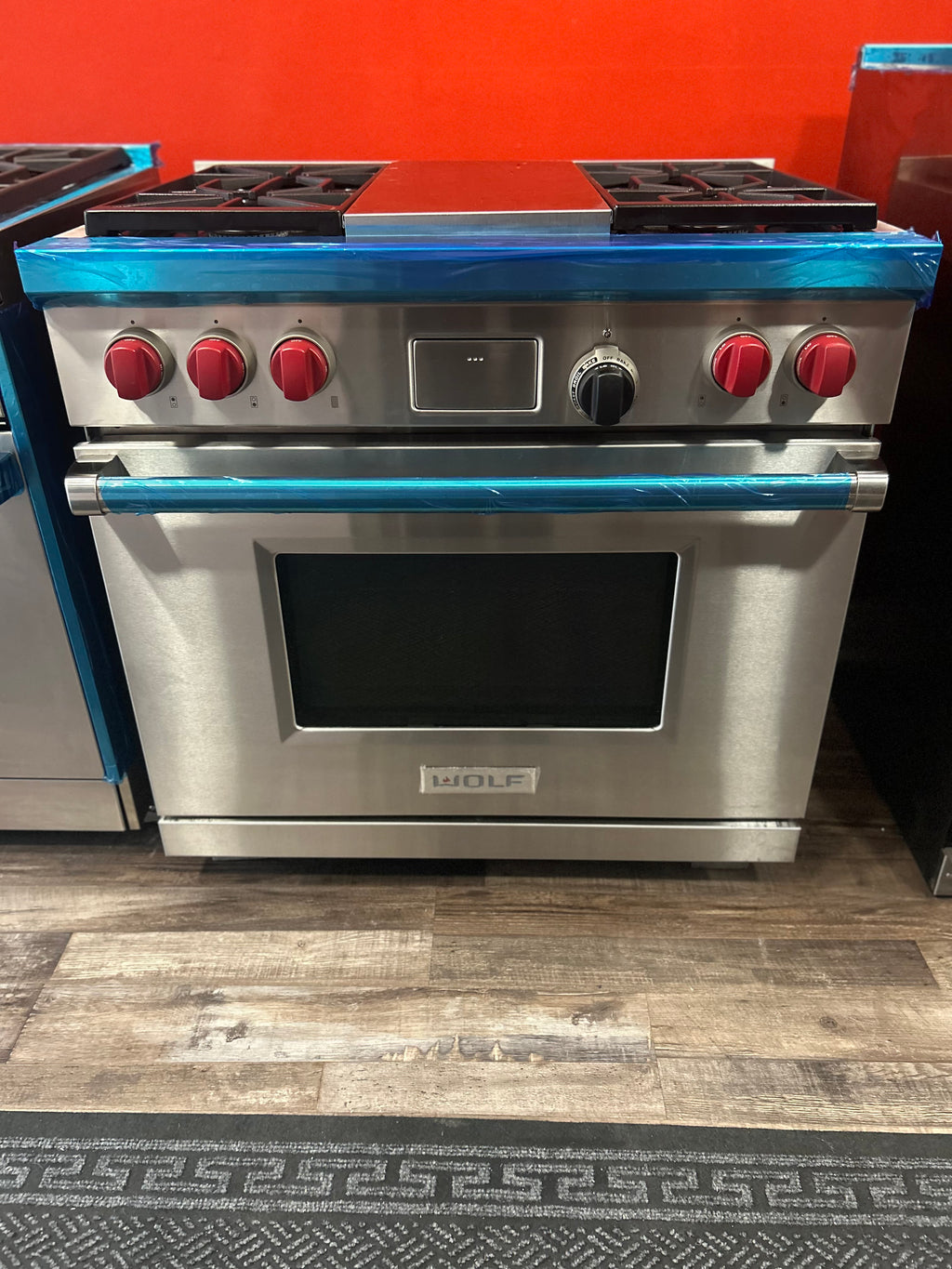 36” Dual Fuel Wolf Range