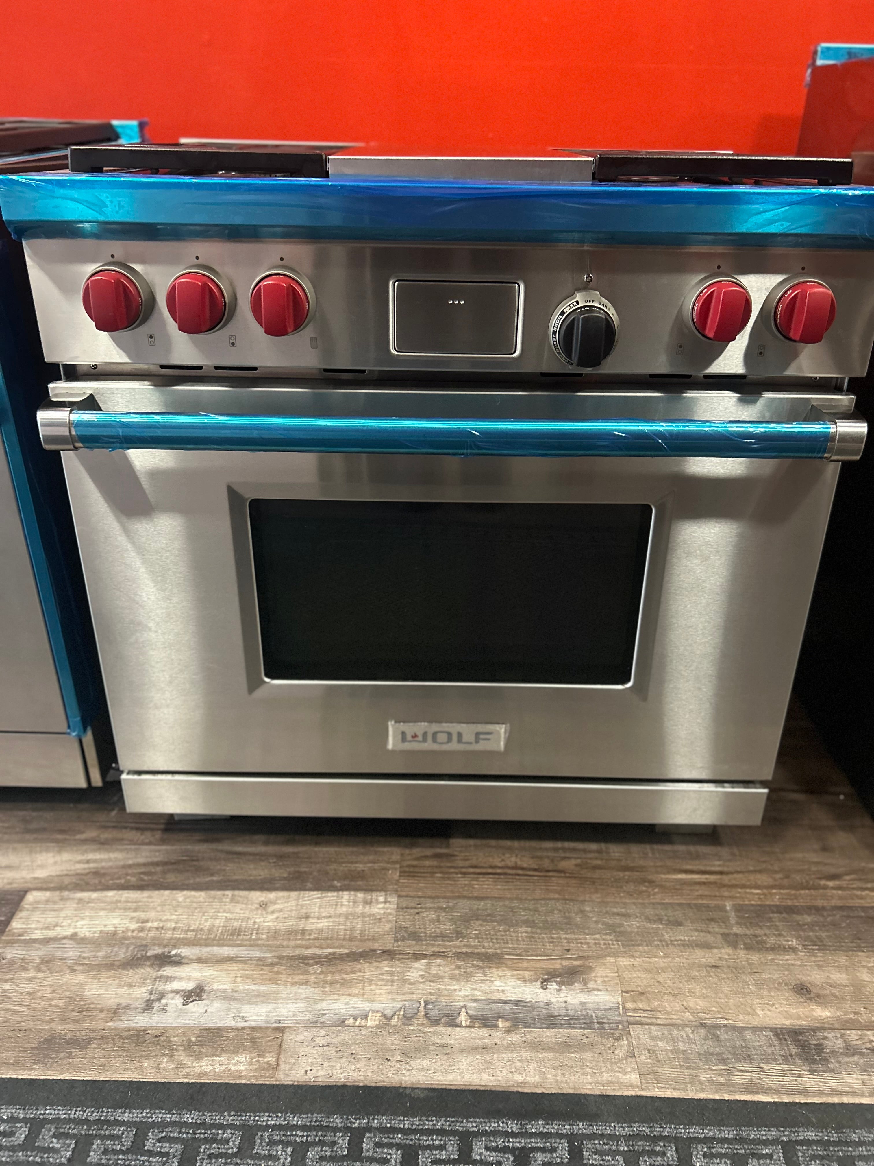 36” Dual Fuel Wolf Range