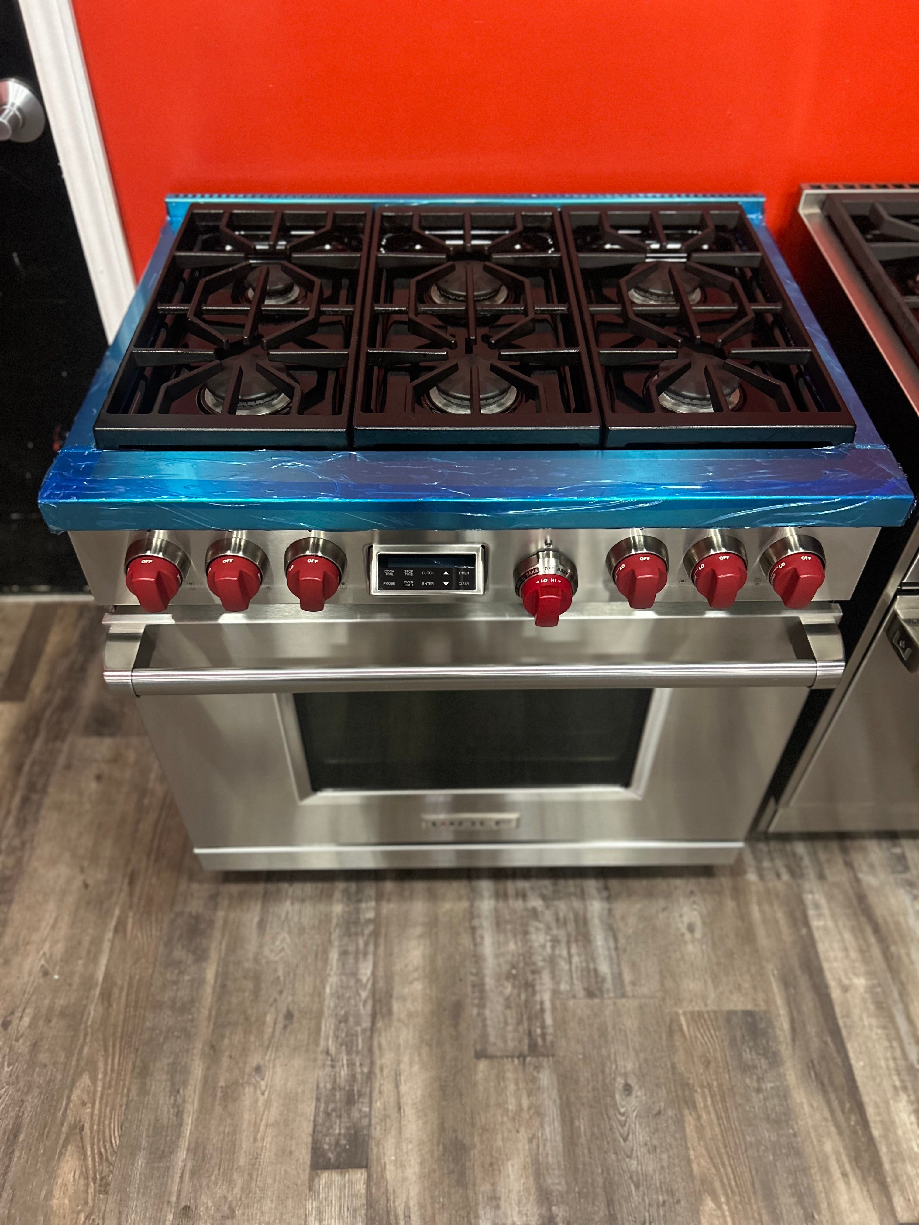 36” Dual Fuel Wolf Range