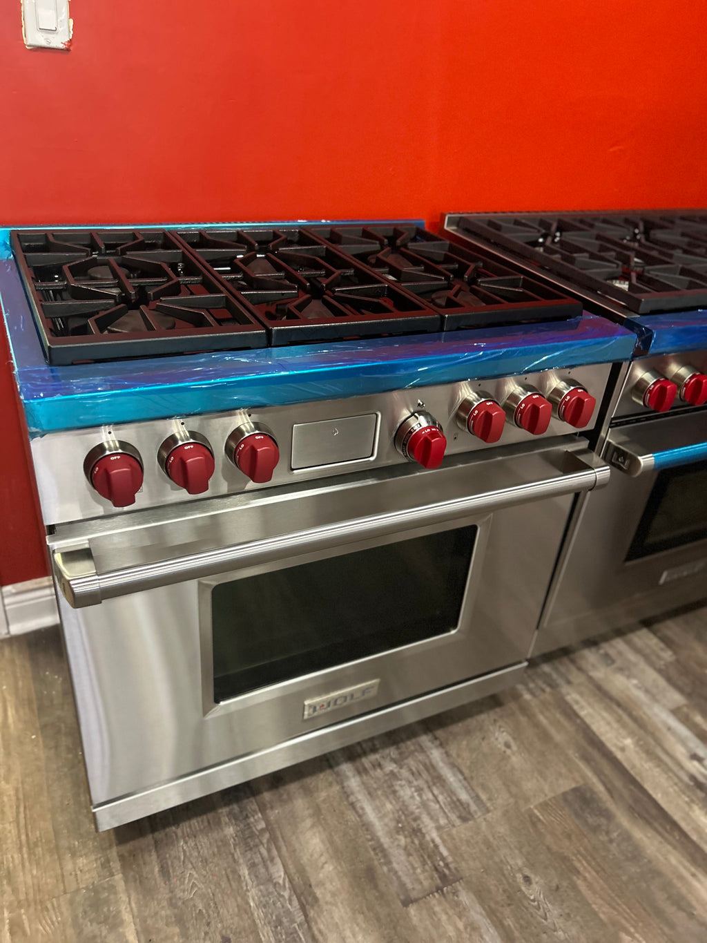36” Dual Fuel Wolf Range