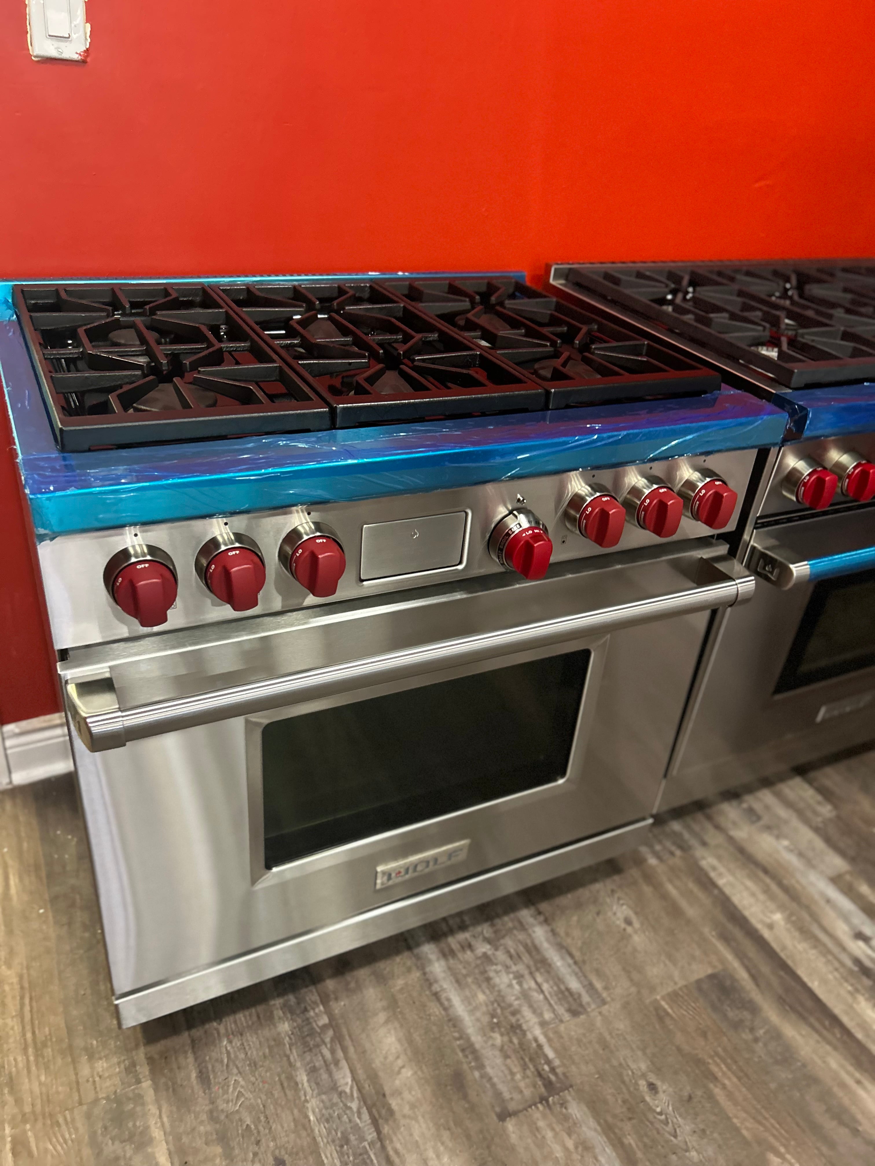 36” Dual Fuel Wolf Range